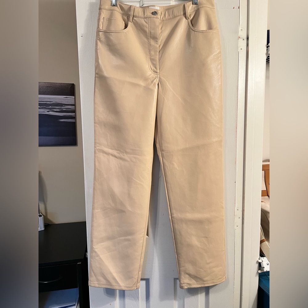 Aritzia Straight Leg Pants in Light Beige